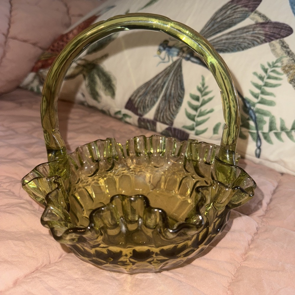 Fenton Colonial Green Thumbprint Ruffled Rim Basket Vintage 1963-1980 W/OSticker